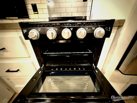 2022 Keystone Hideout 32LBH RV Photo 2