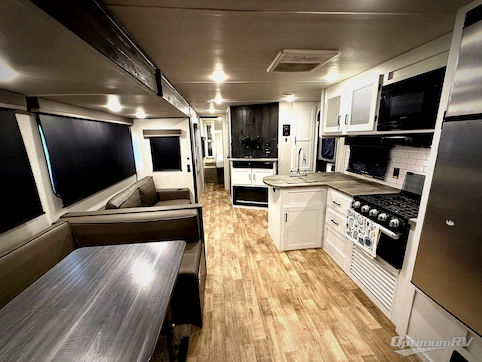 2022 Keystone Hideout 32LBH RV Photo 3