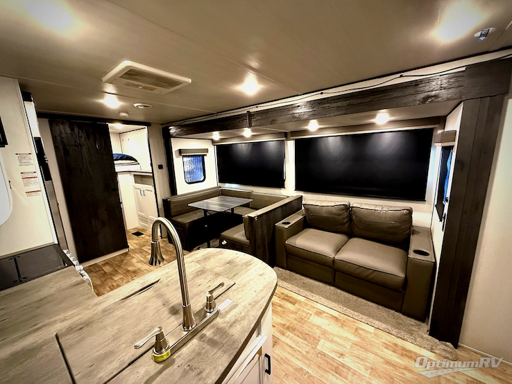 2022 Keystone Hideout 32LBH RV Photo 1