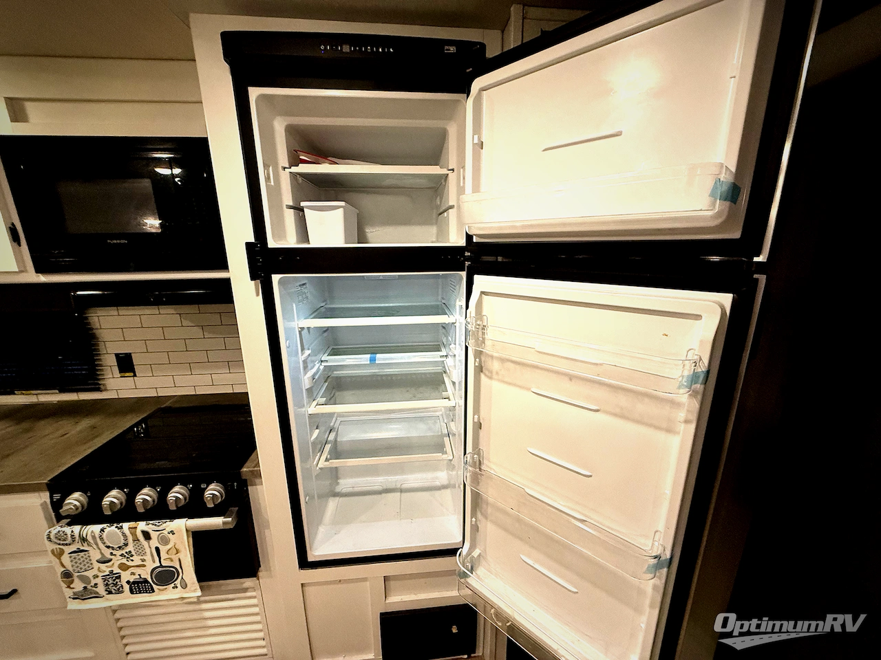 2022 Keystone Hideout 32LBH Photo 4