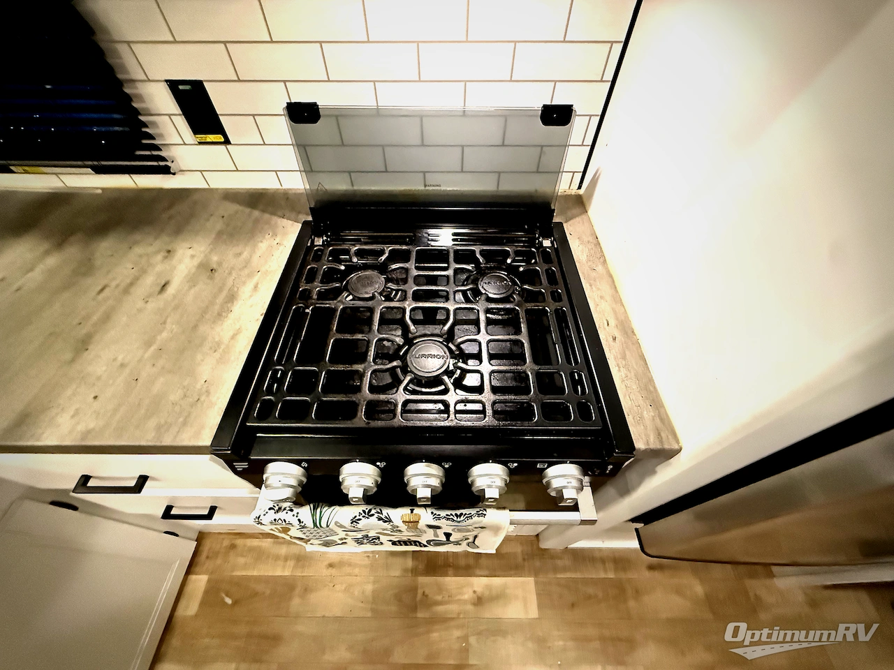 2022 Keystone Hideout 32LBH Photo 6