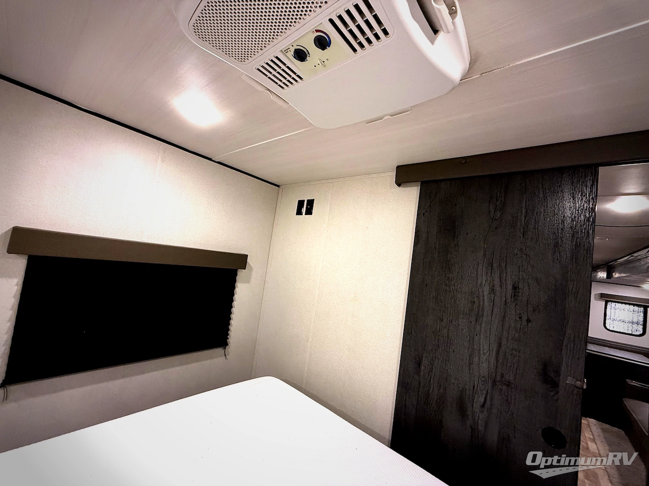 2022 Keystone Hideout 32LBH Photo 16