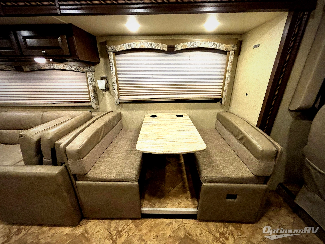 2017 Thor Windsport 35M Photo 11