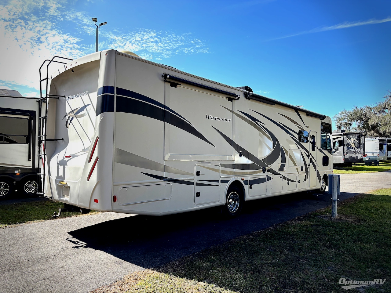 2017 Thor Windsport 35M Photo 2