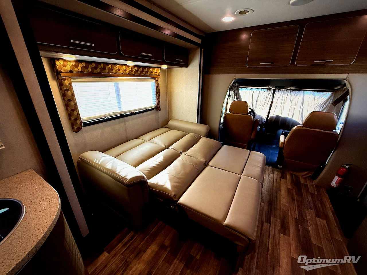 2015 Renegade Village 25RBS Photo 7