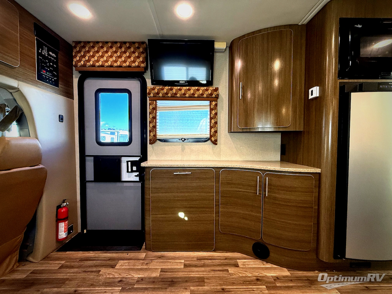 2015 Renegade Village 25RBS Photo 8