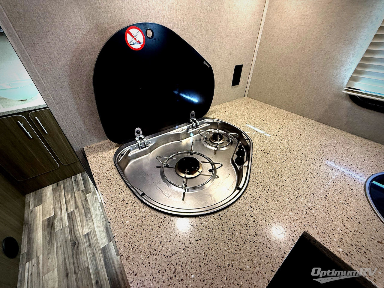 2015 Renegade Village 25RBS Photo 13