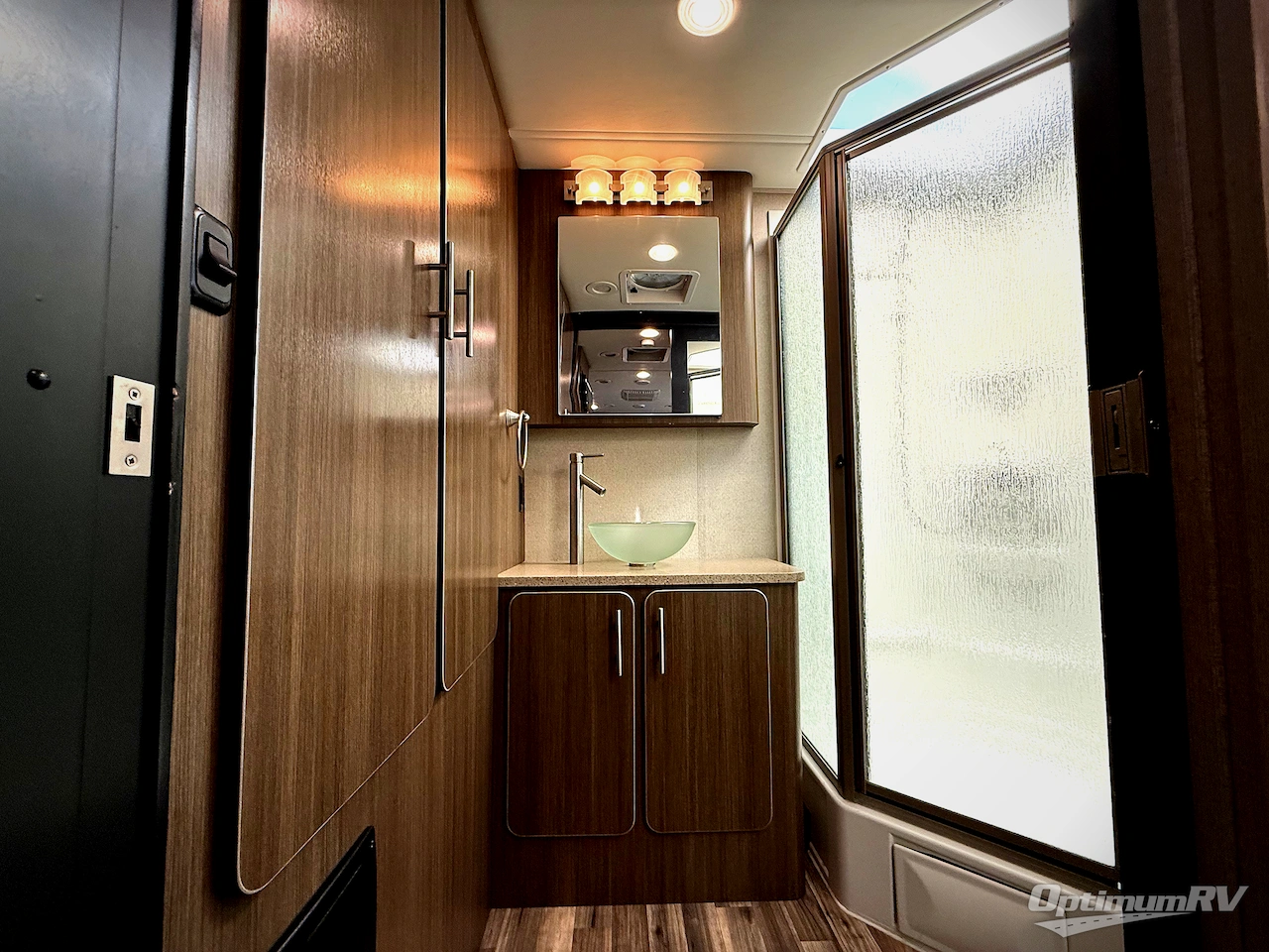 2015 Renegade Village 25RBS Photo 16