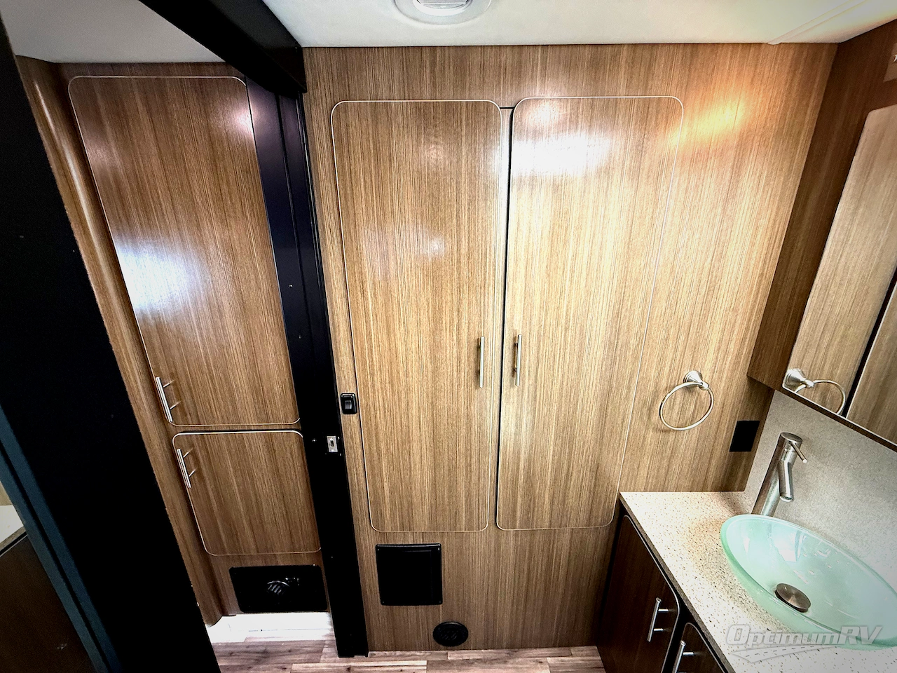 2015 Renegade Village 25RBS Photo 20