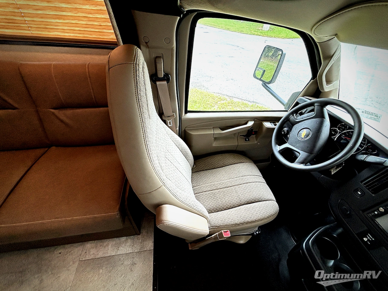 2018 Coachmen Freelander 26RS Chevy 4500 Photo 7