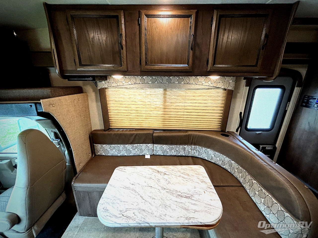 2018 Coachmen Freelander 26RS Chevy 4500 Photo 13