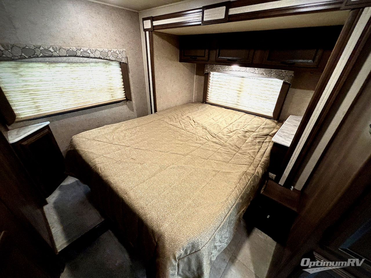 2018 Coachmen Freelander 26RS Chevy 4500 Photo 17