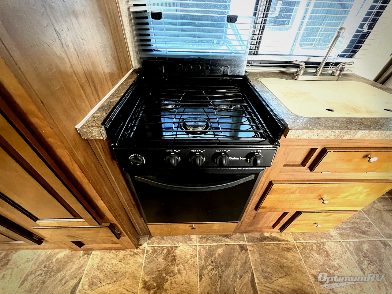 2016 Forest River Rockwood Mini Lite 2304 Photo 8