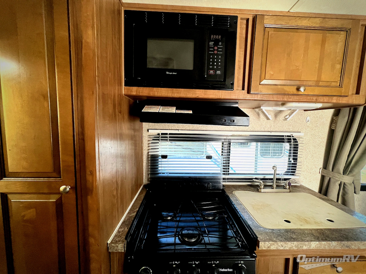 2016 Forest River Rockwood Mini Lite 2304 Photo 9