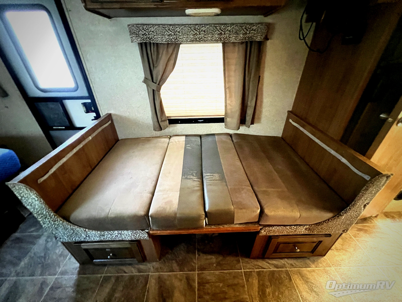 2016 Forest River Rockwood Mini Lite 2304 Photo 10