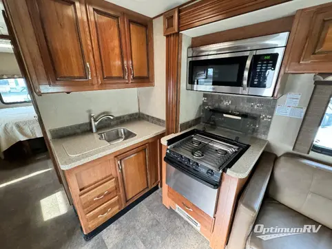 2017 Fleetwood Jamboree 30F RV Photo 3
