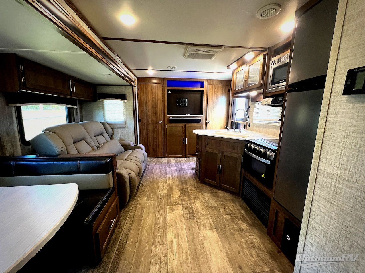 2020 Gulf Stream Kingsport 301TB Photo 5