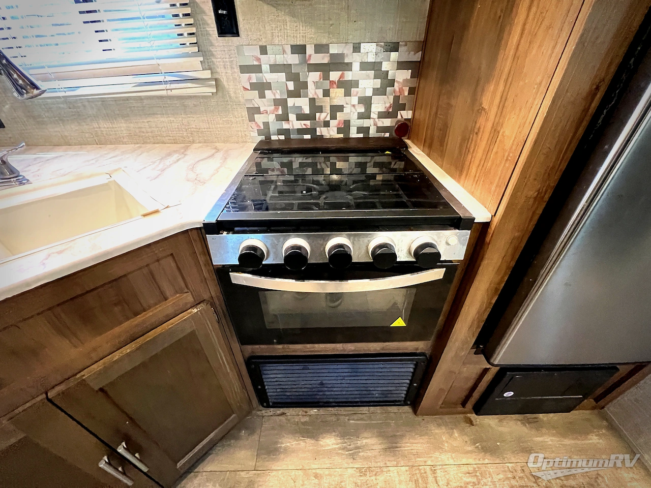 2020 Gulf Stream Kingsport 301TB Photo 11