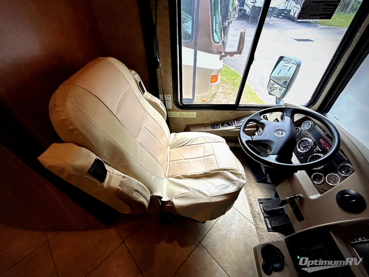 2016 Winnebago Forza 38R Photo 6