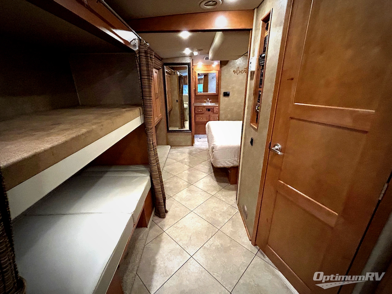 2016 Winnebago Forza 38R Photo 13