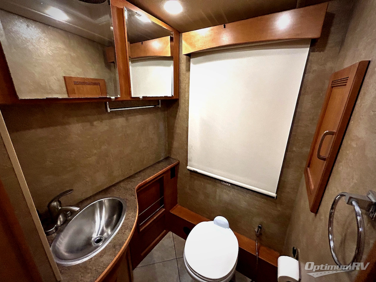 2016 Winnebago Forza 38R Photo 15