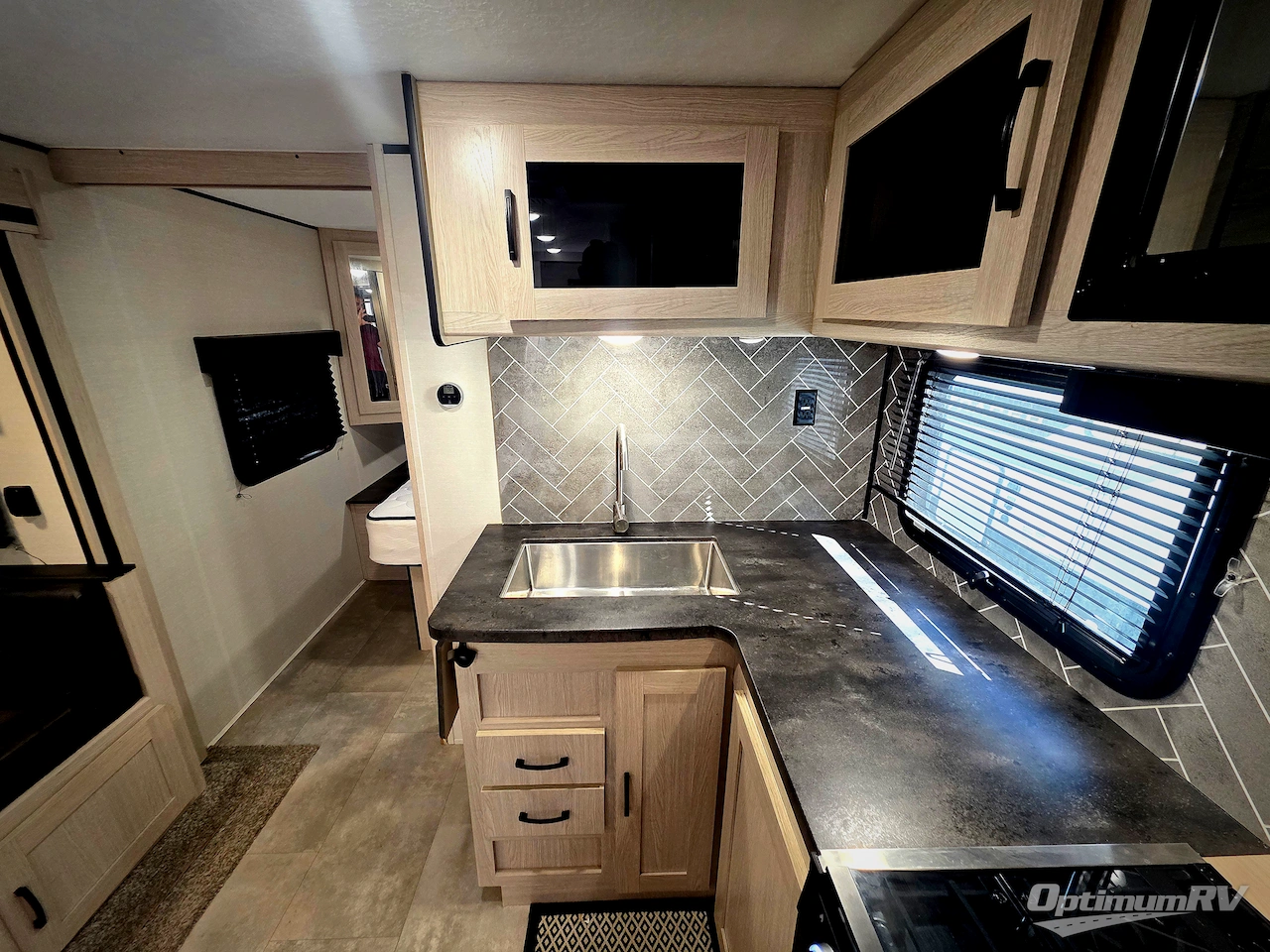 2021 Coachmen Apex Ultra-Lite 265RBSS Photo 9