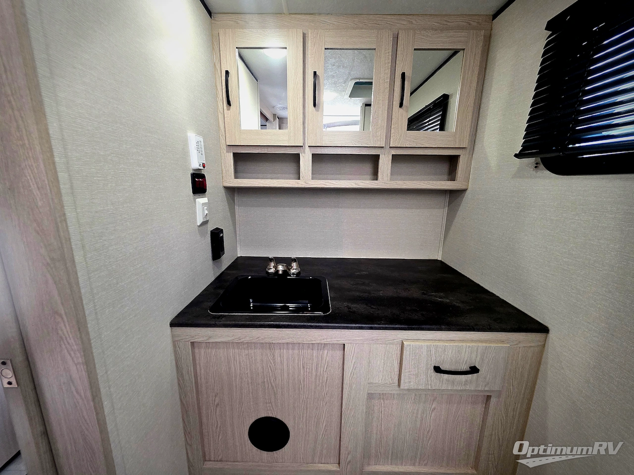 2021 Coachmen Apex Ultra-Lite 265RBSS Photo 14