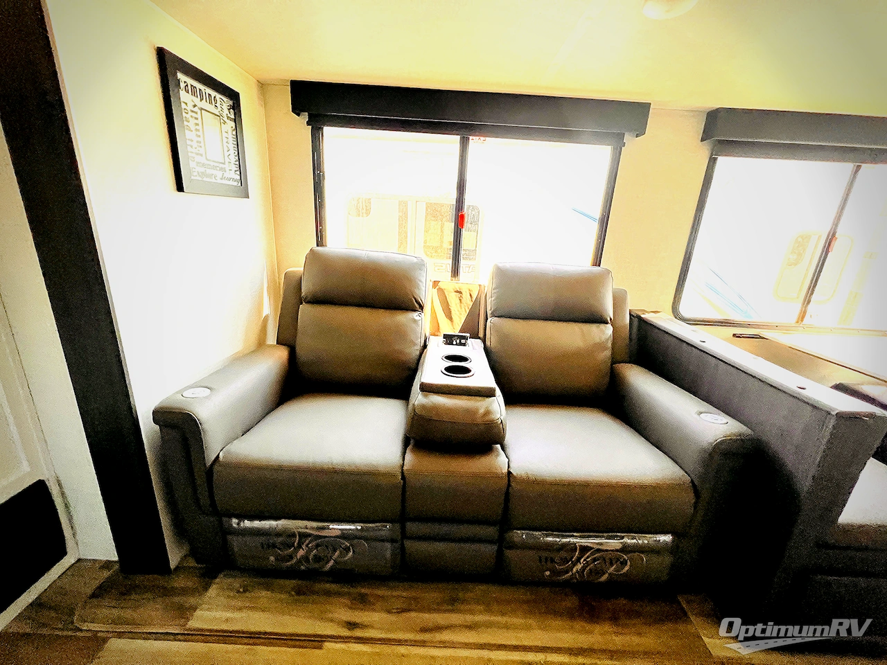 2025 Venture Stratus SR261VRB Photo 7