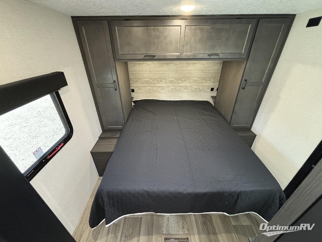 2025 Venture Stratus 241VRK Photo 8