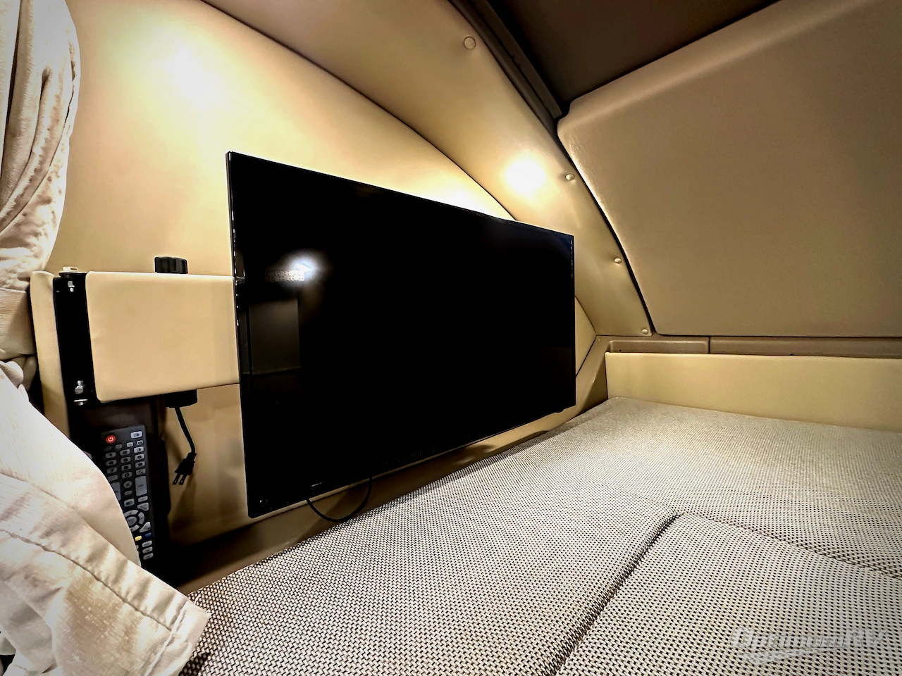 2022 Thor Omni RS36 Photo 6