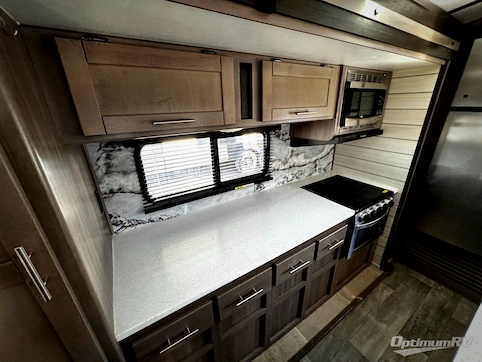 2021 CrossRoads Sunset Trail SS285CK RV Photo 4