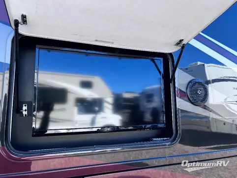 2017 Thor Miramar 34.4 RV Photo 4