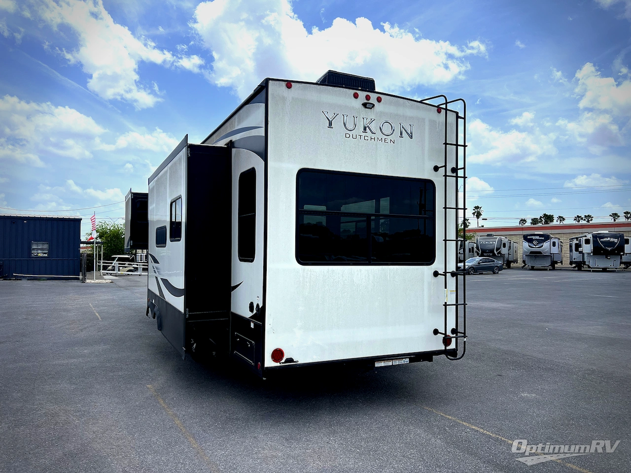2022 Dutchmen Yukon 320RL Photo 5