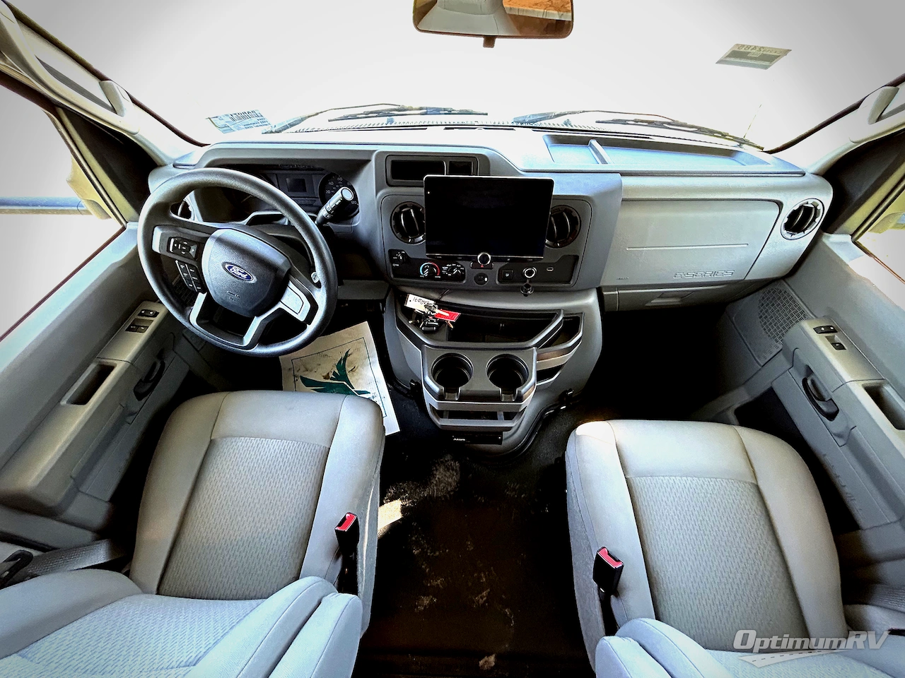 2022 Coachmen Freelander 22XG Ford 350 Photo 8