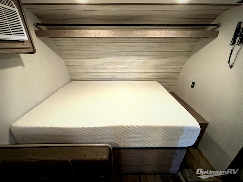 2024 Dutchmen Coleman 17B RV Photo 3