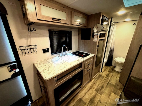 2024 Dutchmen Coleman 17B RV Photo 4