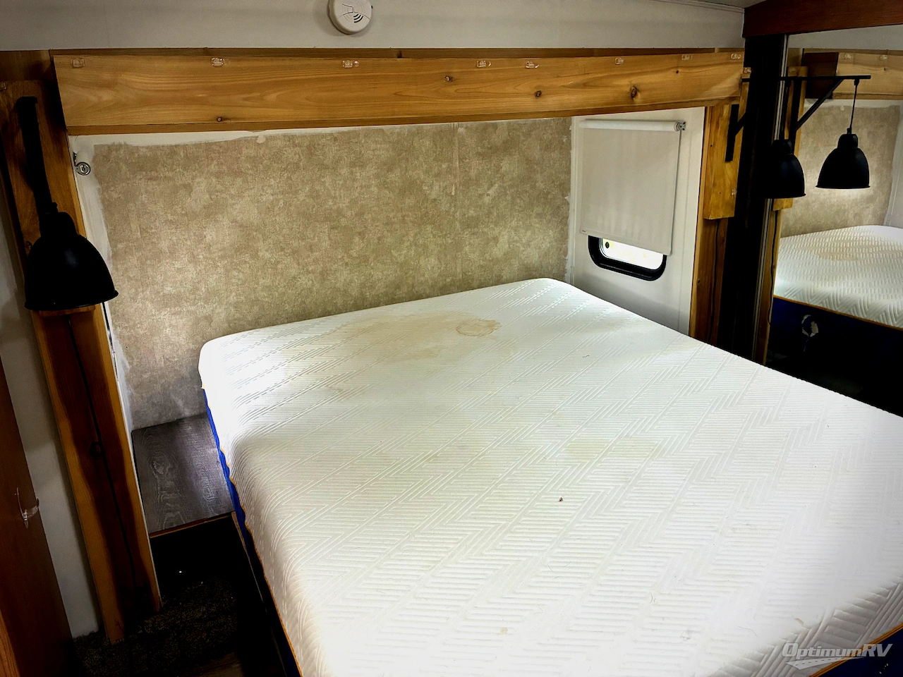 2013 Keystone Mountaineer 362RLQ Photo 12