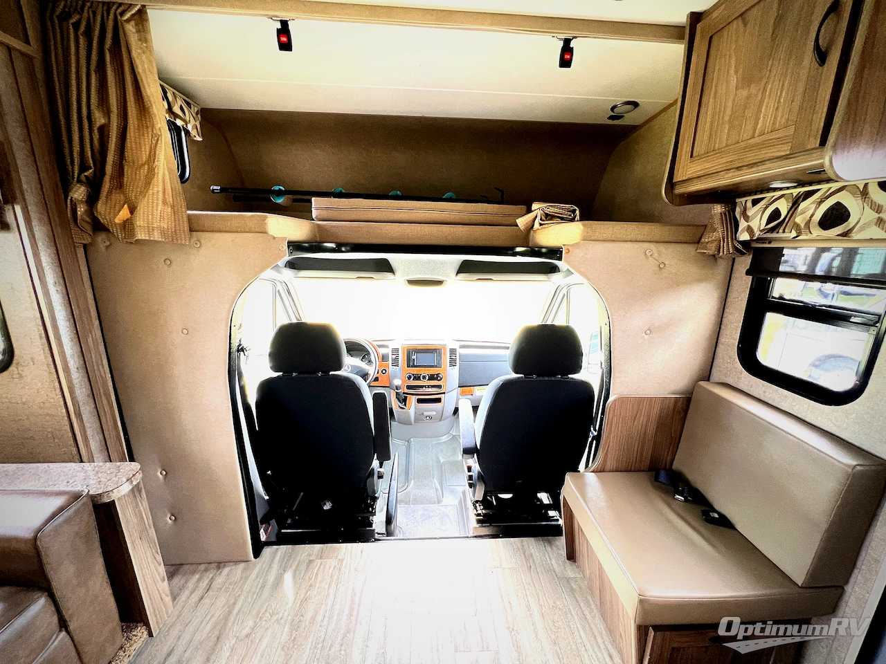2016 Coachmen Prism 2200 LE Photo 6