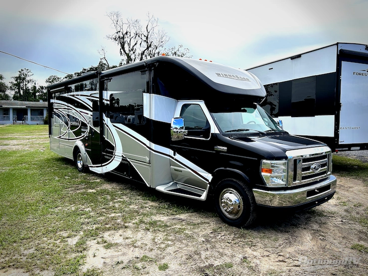 2017 Winnebago Cambria 30J RV Photo 1