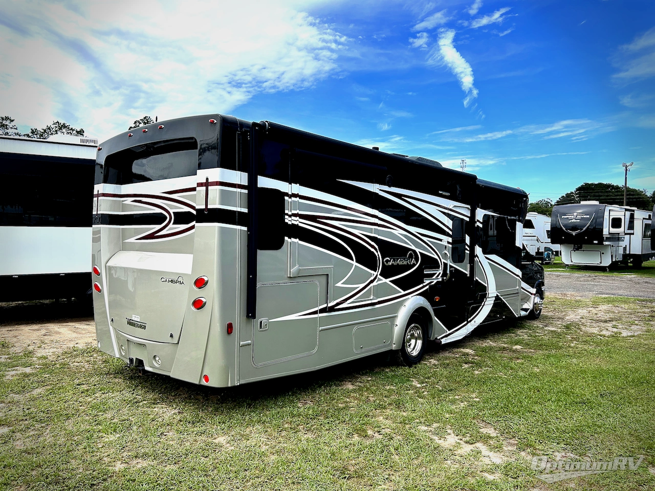 2017 Winnebago Cambria 30J Photo 2
