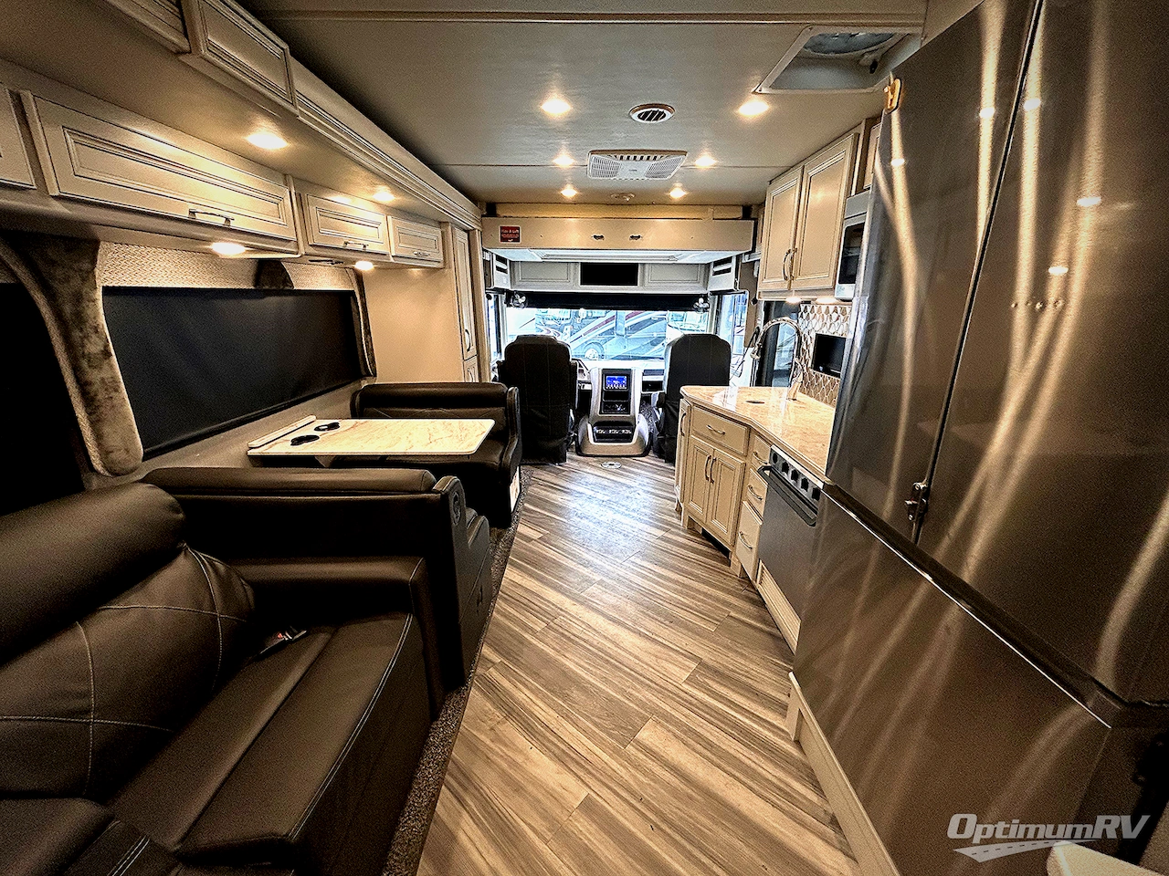 2022 Fleetwood Bounder 33C Photo 3