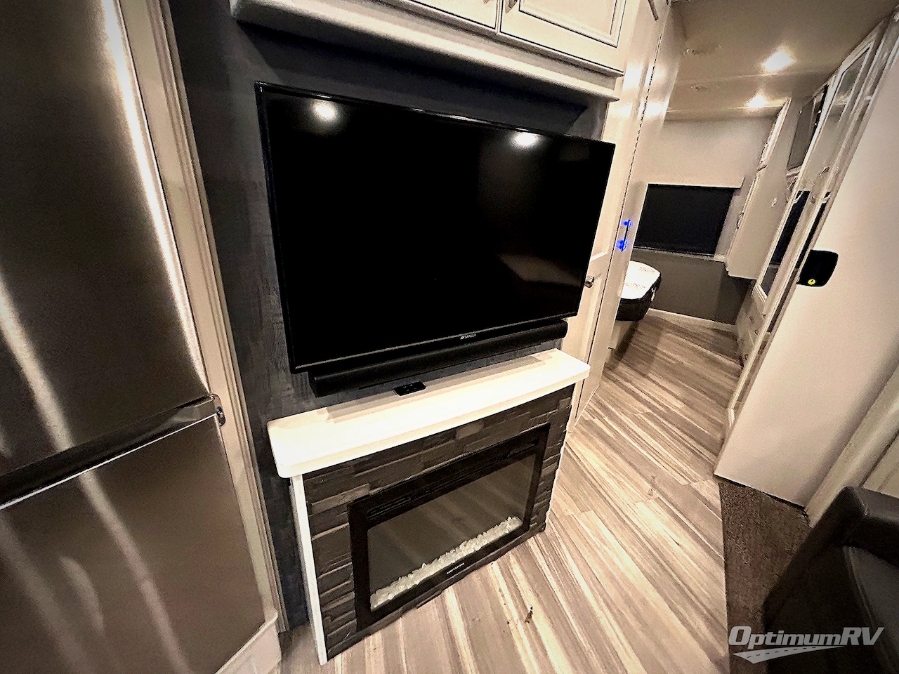 2022 Fleetwood Bounder 33C Photo 11