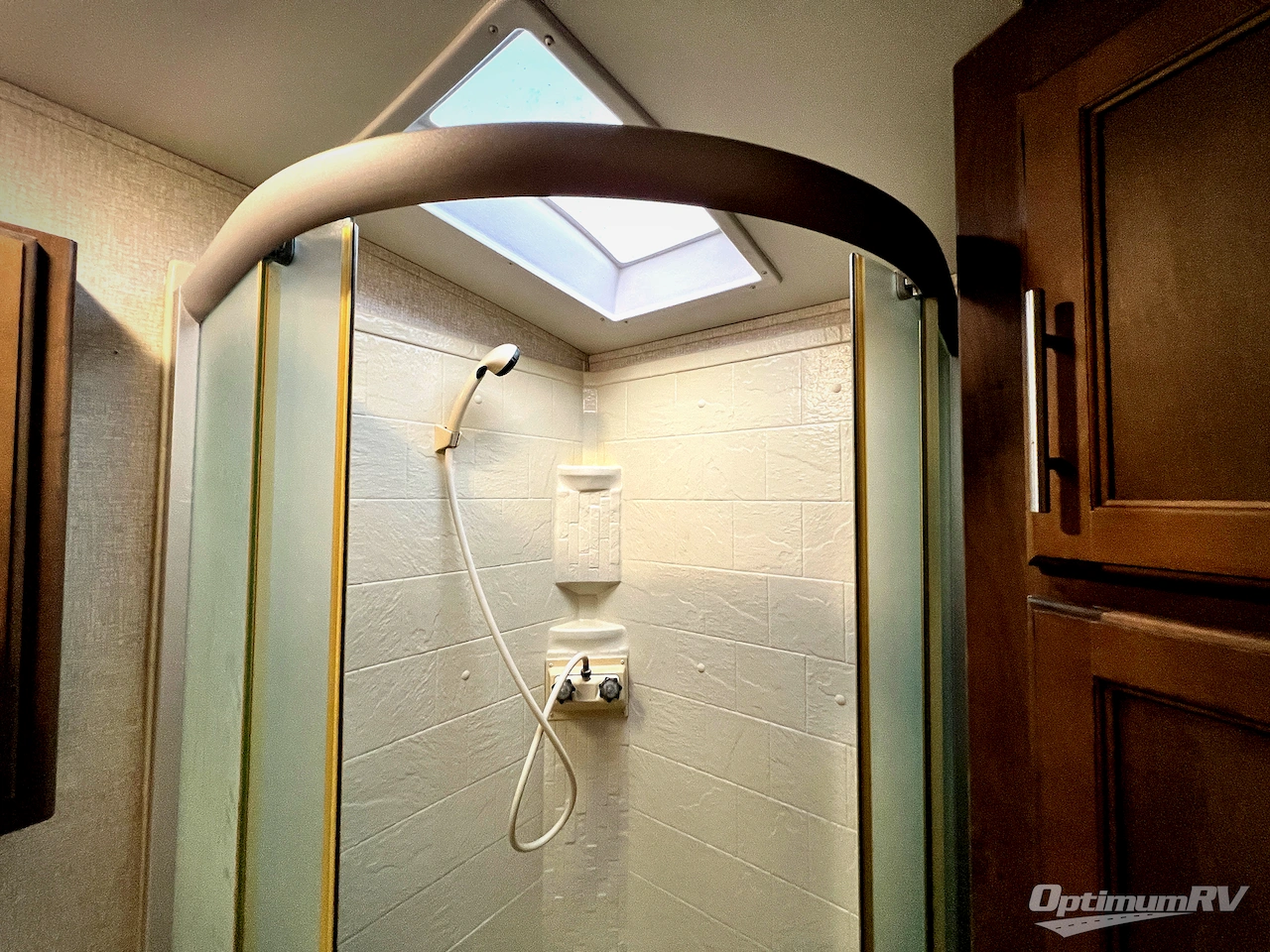 2018 Keystone Cougar Half-Ton Series 32RLI Photo 15