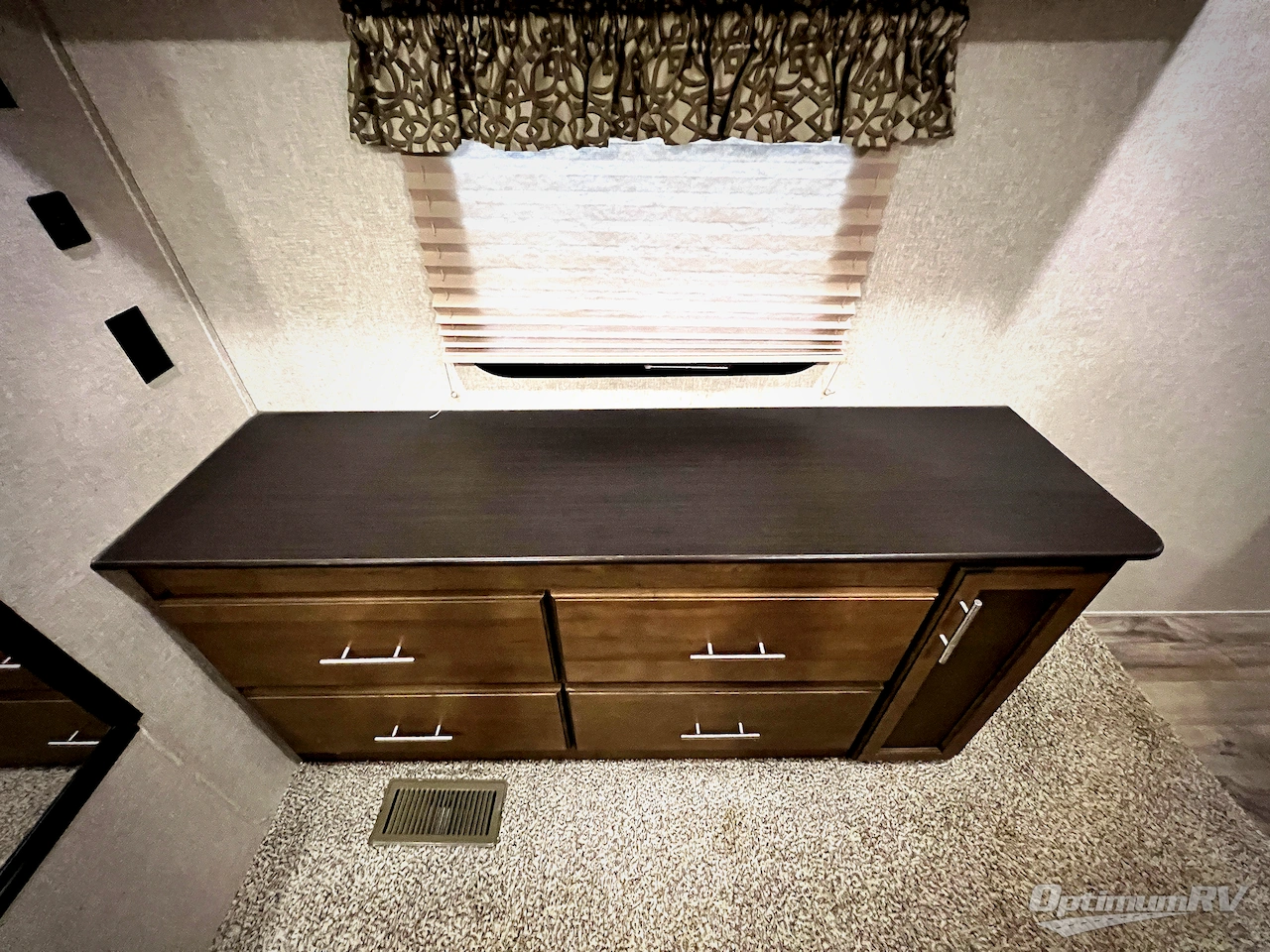 2018 Keystone Cougar Half-Ton Series 32RLI Photo 19