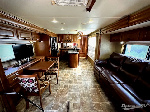 2014 Thor Challenger 37GT RV Photo 2