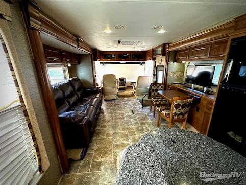 2014 Thor Challenger 37GT RV Photo 2