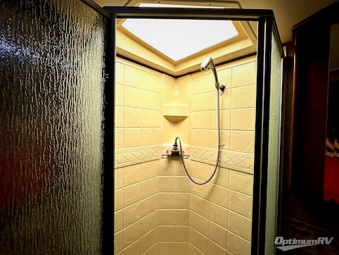 2014 Thor Challenger 37GT RV Photo 4