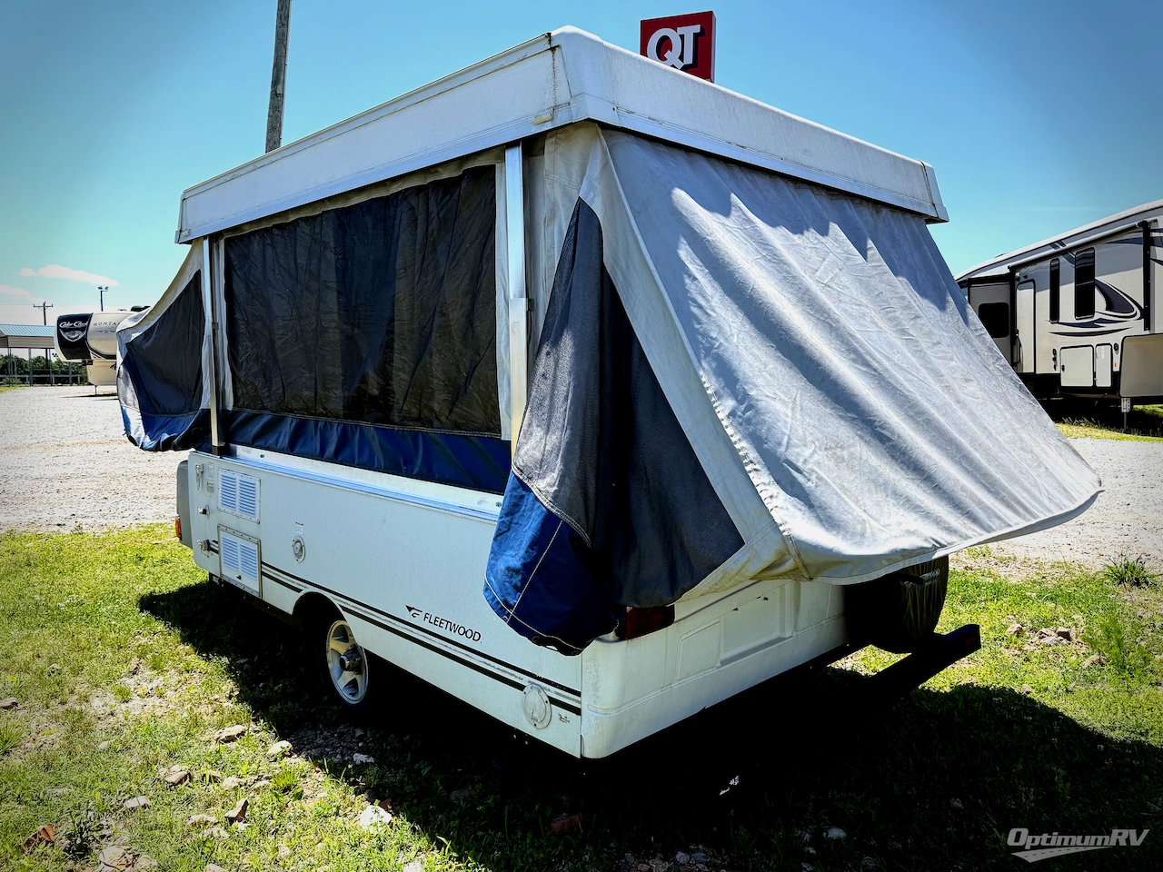 2007 Fleetwood Cheyenne 4196 Photo 8