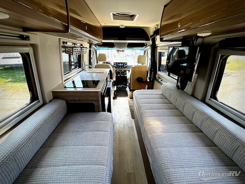 2020 Winnebago Boldt 70 KL RV Photo 2