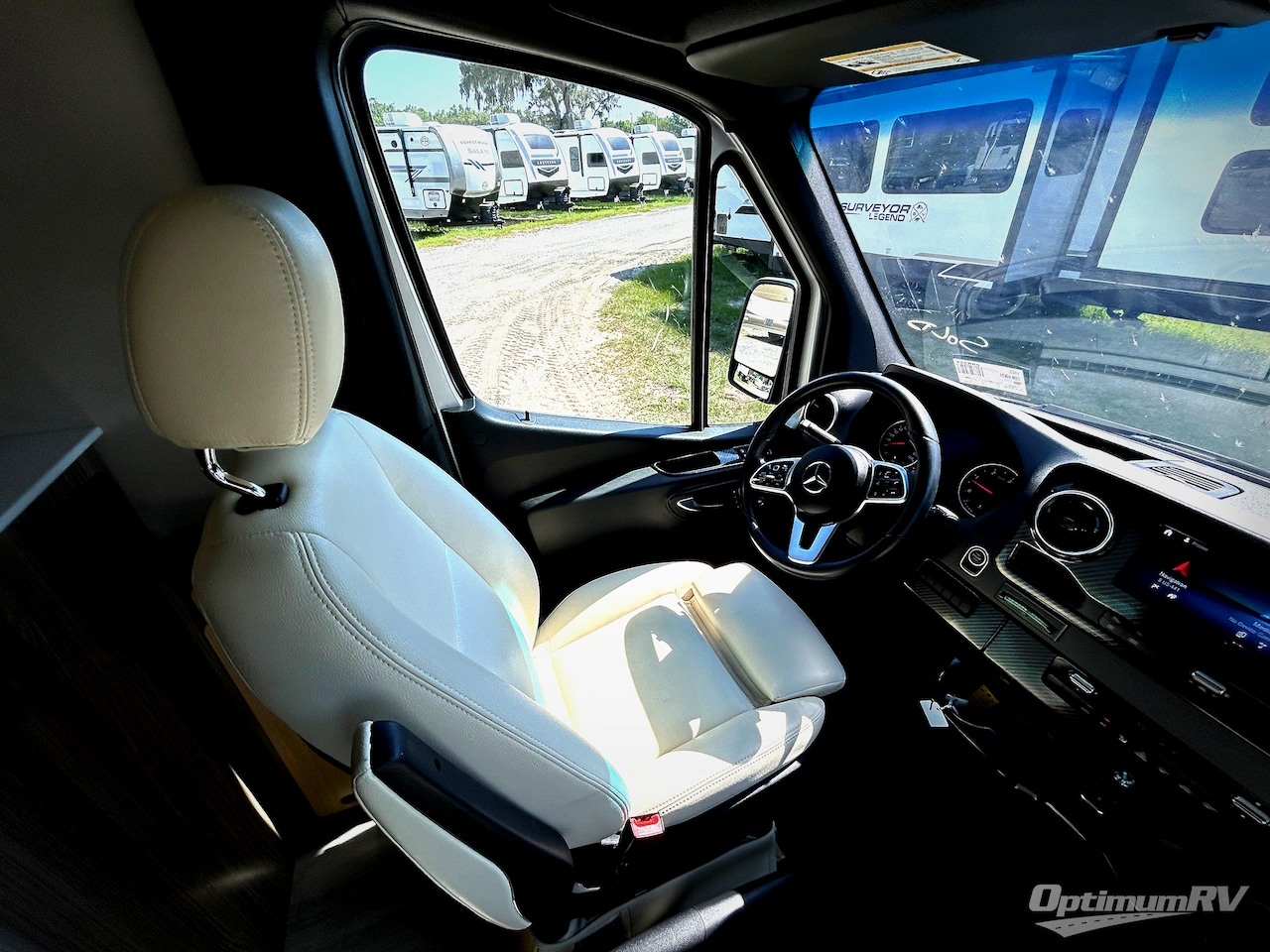 2020 Winnebago Boldt 70 KL Photo 7